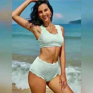 NWOT  High Waisted Swimsuits for Women Scalloped size med